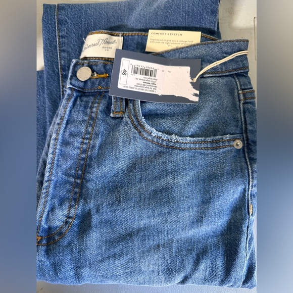 Universal thread women’s comfort stretch 90’s straight leg short - Picture 2 of 9